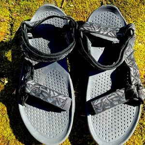 Teva Sandals, Men’s Size 10, Gray/Black
